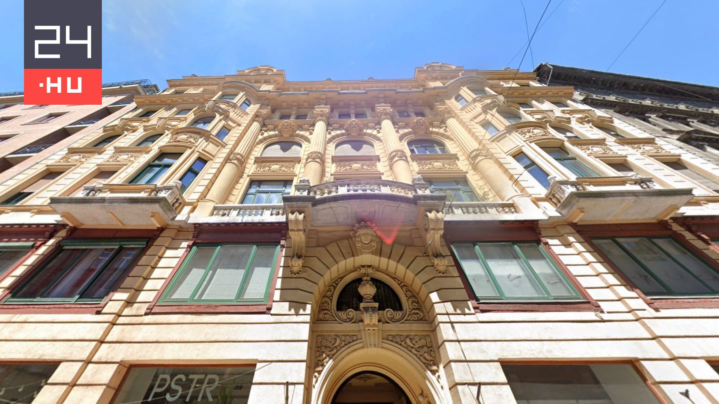 Autóba csapódott egy Dohány utcai házról leszakadt kőkorlát