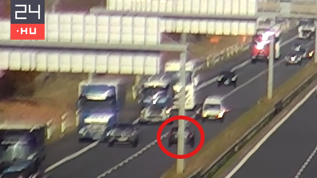 Alig tudtak kitérni az autósok a belső sávból az M35-ösre forgalommal szemben felhajtó kocsi elől