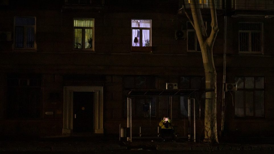 Tizenöt-húsz órás áramszünetek Ukrajnában