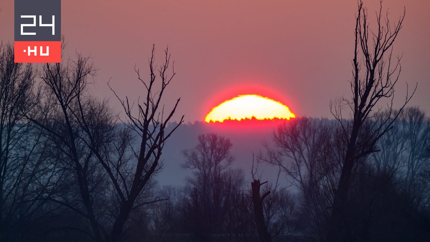 Hétvégén sem kell elengednünk a napos égbolt látványát