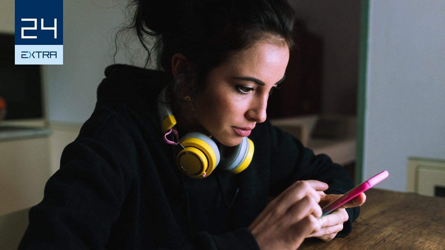 Miért nézik milliók a neten, ahogy mások zabálnak vagy pattanást nyomkodnak?