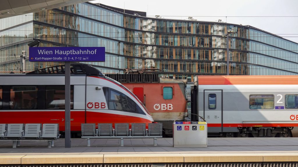 Rendőrökre támadt egy magyar nő Bécsben