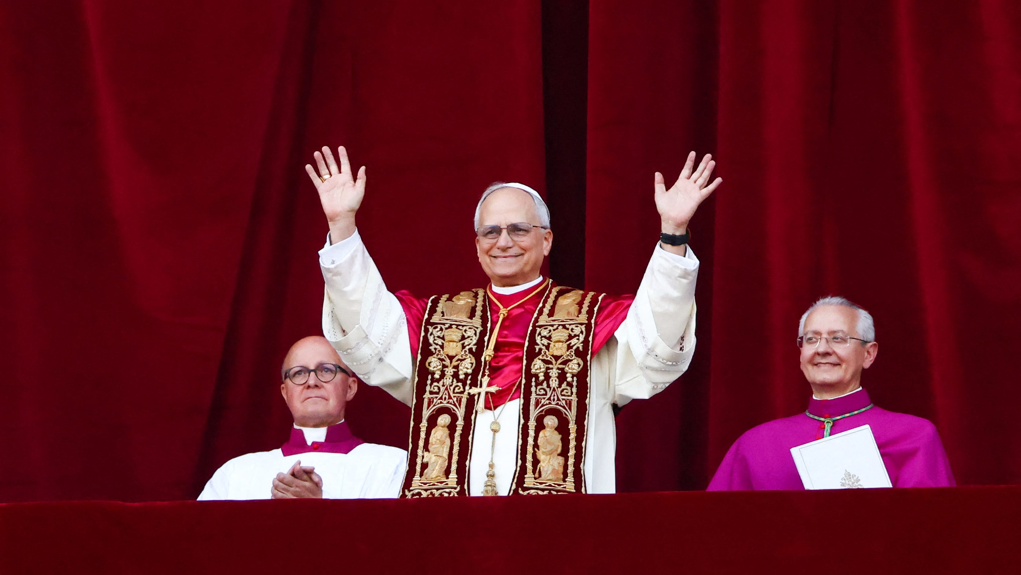 Leó pápa a Vogue legjobban öltözött emberek listáján American cardinal Robert Prevost, now known as Leo XIV, has been elected a new pope by the cardinal electors on the second day of the conclave. On May 8th, 2025 in Vatican City, Vatican. (Photo by Beata Zawrzel/NurPhoto) (Photo by Beata Zawrzel / NurPhoto via AFP)