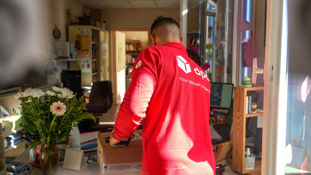 Sokan nyomoznak a csomagjaik után az egyik futárszolgálatnál: egyre több a károsultak száma karácsony előtt