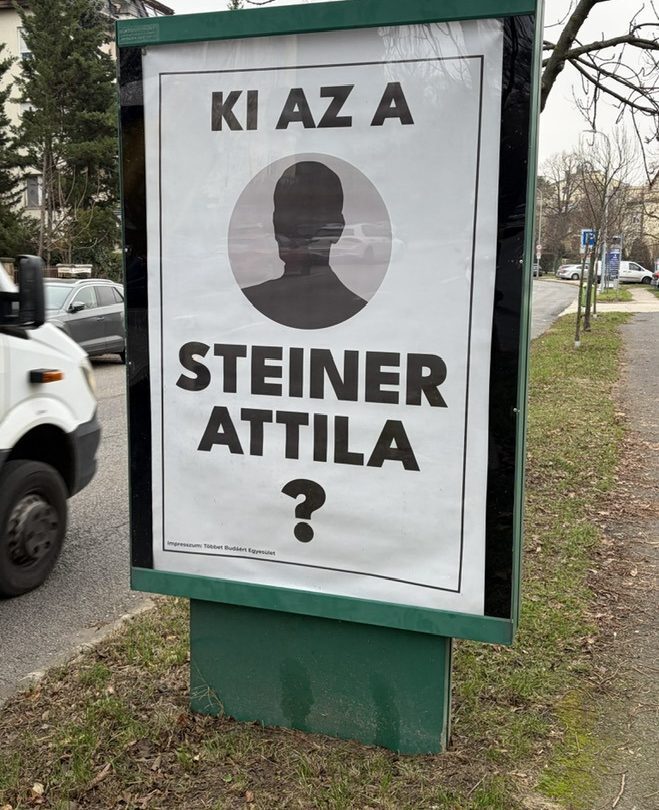 Talányos plakátokon hirdetik Magyar Péter leendő ellenfelét Hegyvidéken