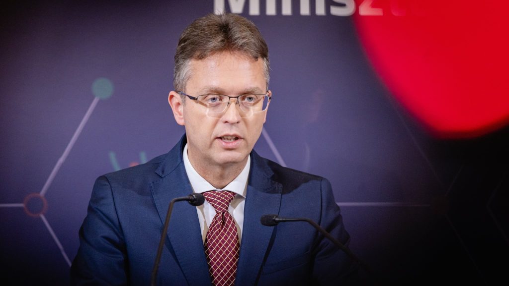 Tízszázalékos béremelést kapnak a szakoktatók januártól