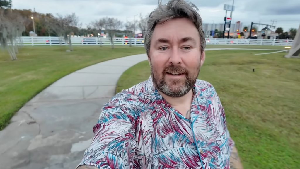 Holtan találták otthonában a népszerű youtuber Adam the Woo-t