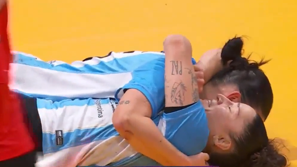 Mi csak a vállunkat vonjuk meg, ők zokogva borultak össze az utolsó perces győztes gól után a kézivébén