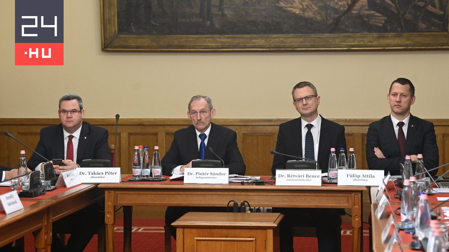 Egyelőre nem tudja visszavonni a kormány a Szőlő utcai rémet fedező nevelőnő kitüntetését