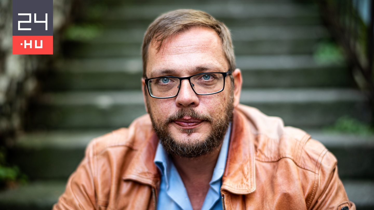 Kőhalmi Zoltán: Abszurd országban élünk, nehéz poénokkal rálicitálni a valóságra