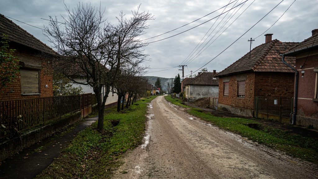 Az Amnesty panasszal fordult az EU-hoz a betelepülést furcsa feltételekhez kötő önkormányzati rendeletek miatt