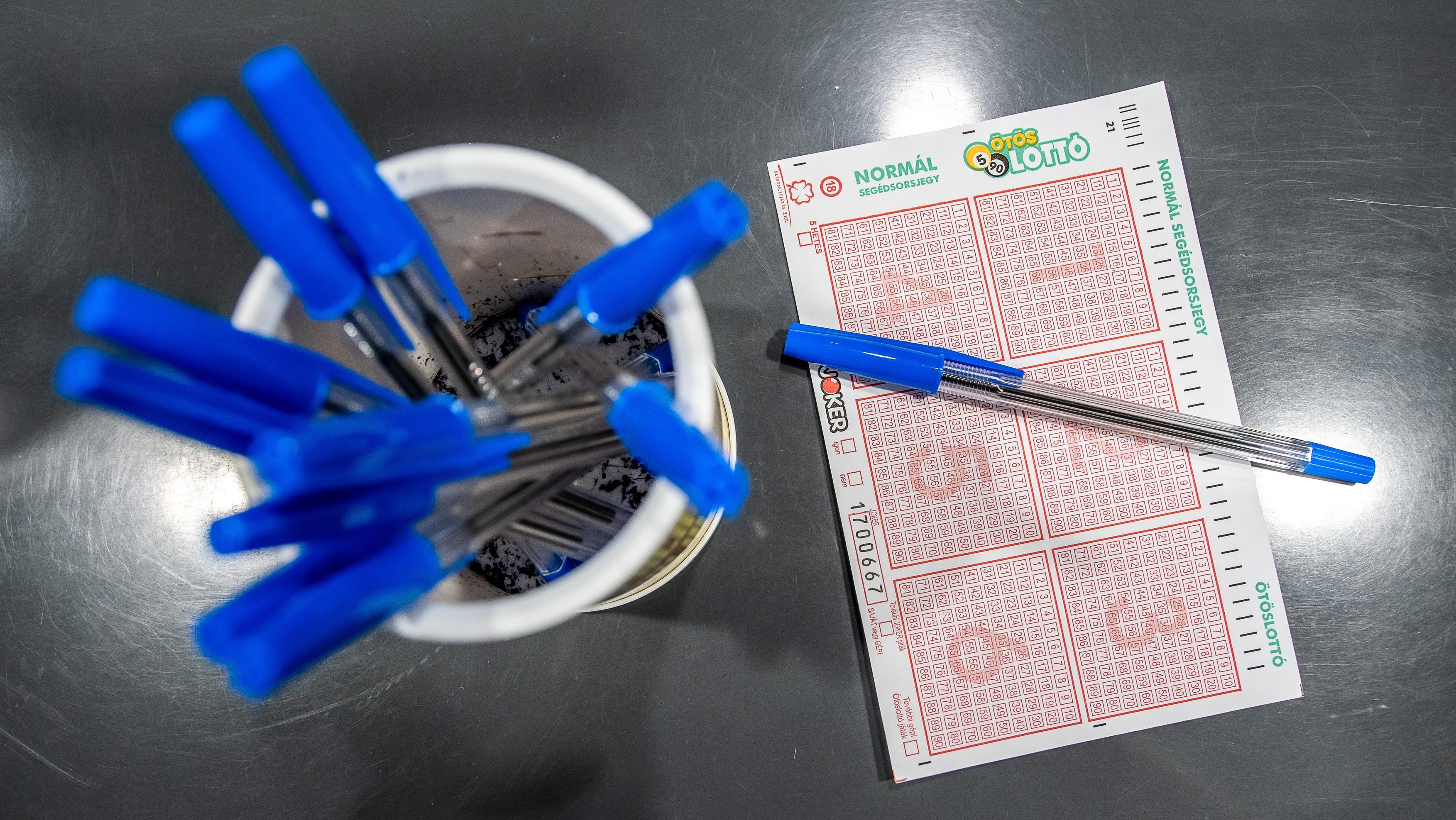 Lottózó illusztráció a Kapás utcai 407-es lottózóban