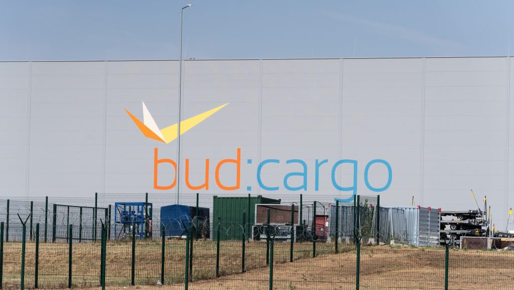 Már Ferihegyen van az új magyar légitársaság óriásgépe