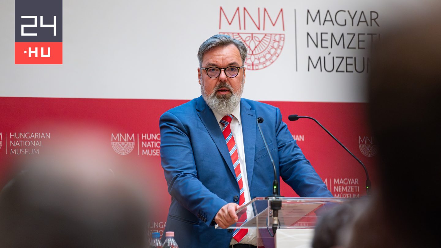 L. Simon László visszatér a Nemzeti Múzeumba