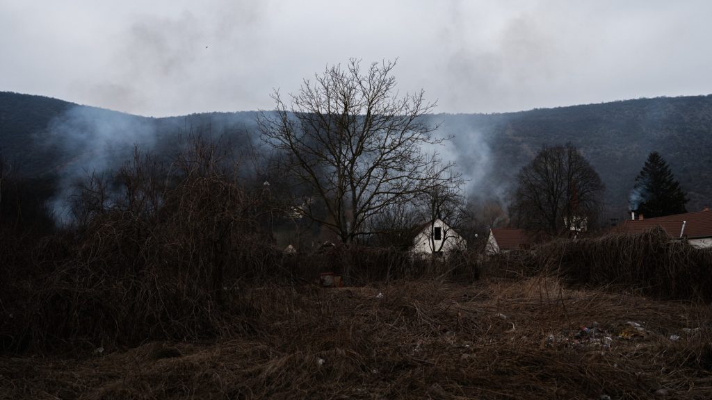 Vannak magyar települések, ahol már életveszélyes a szmog a hulladékkal fűtés miatt