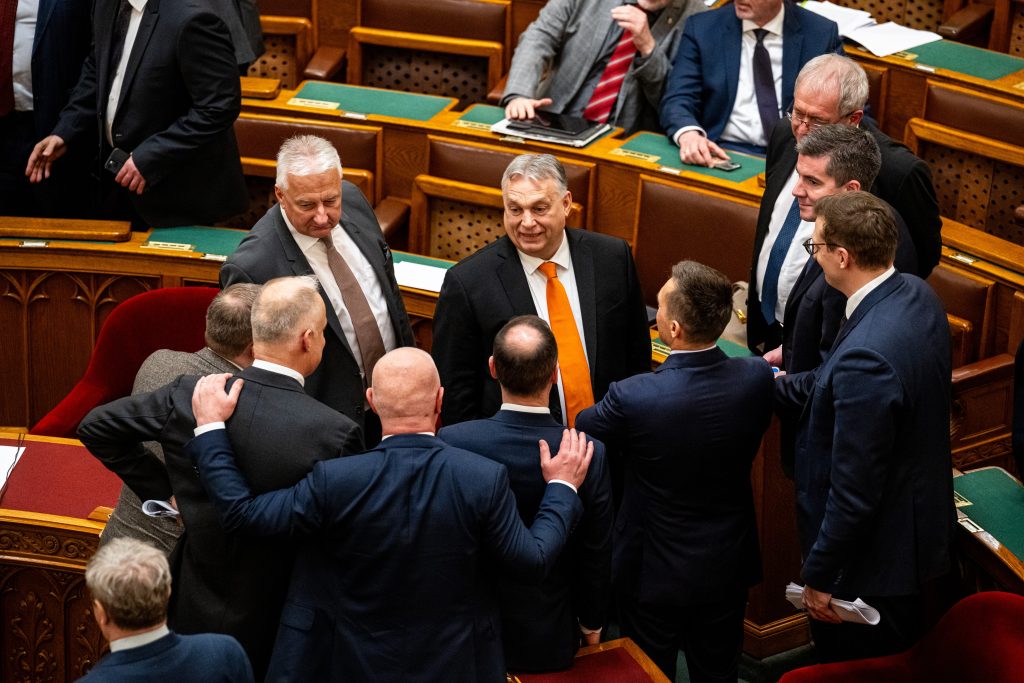 Szakértő: Komoly visszaélések melegágya lehet a választási vereségre készülő fideszes törvényjavaslat