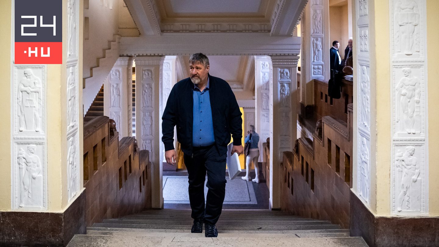 Hadházy: A bukott exfideszes Simonka György beismerte, ő szerzett jól fizető, alibi állást egy másik fideszesnek