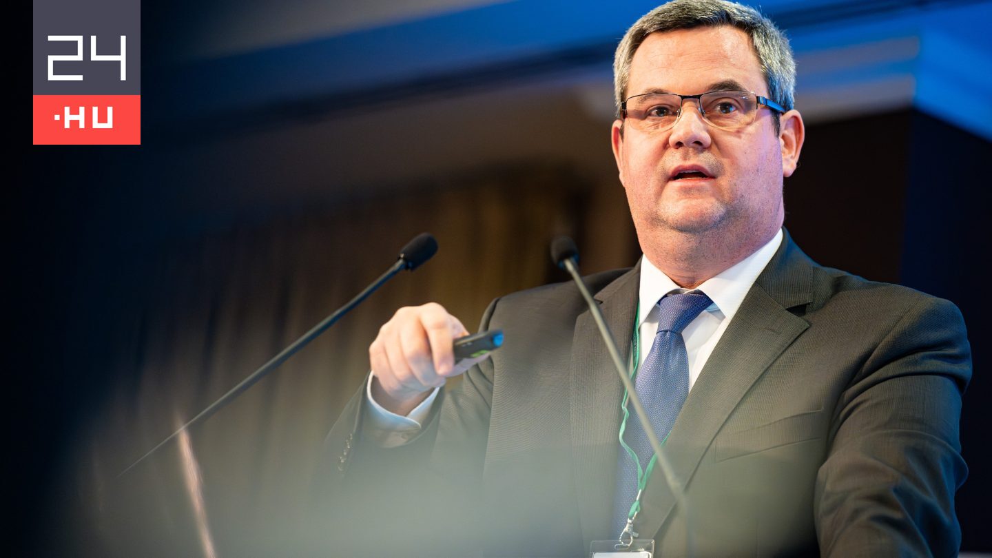 Takács Péter szerint a Tisza Párt áll a kukacos csokimikulások mögött