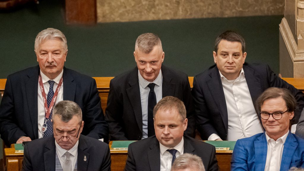 Kubatov Gábor 18 éve nem szólalt fel a parlamentben, vele együtt idén 15 képviselő maradt néma