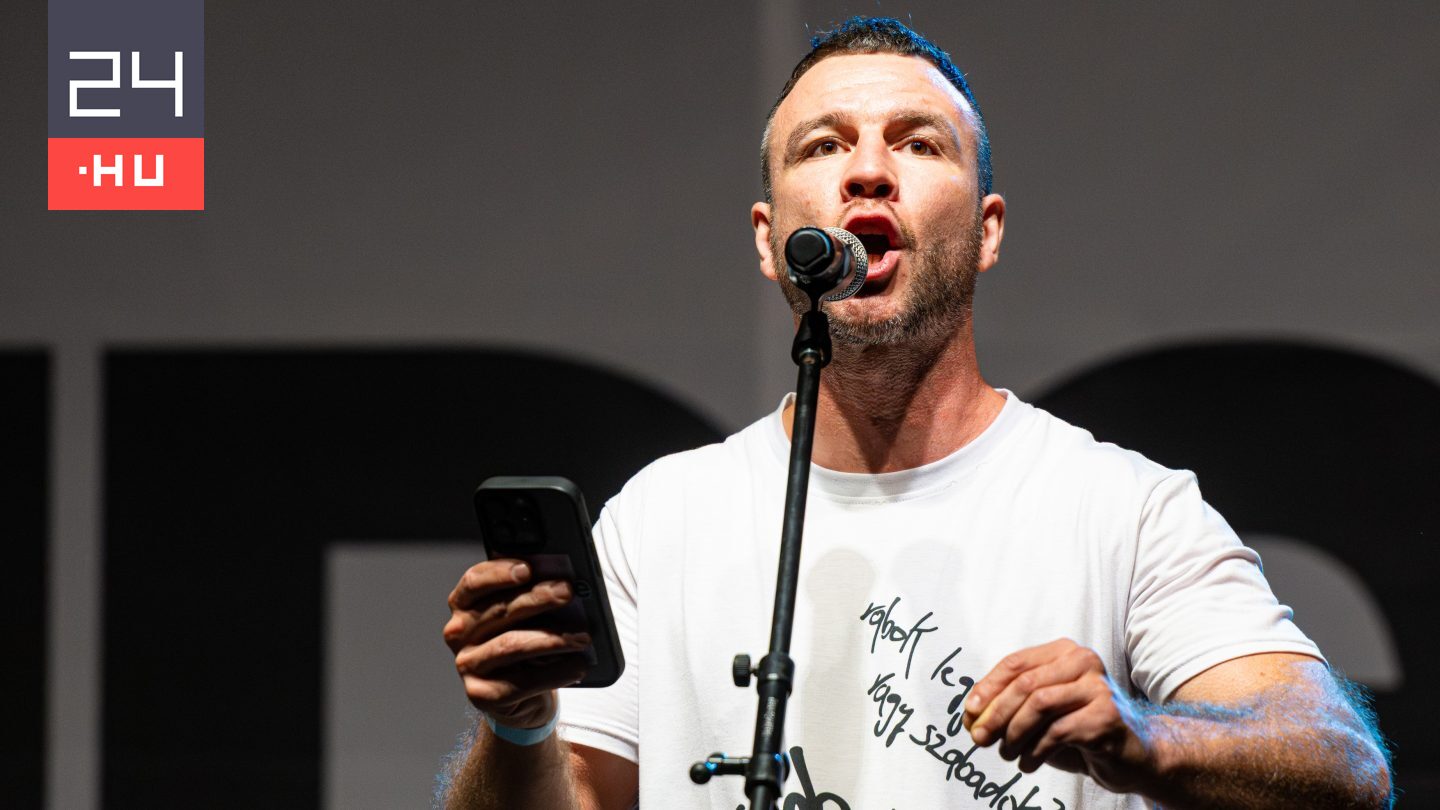 Gulyás „gerinctelen” Gergelynek üzent karácsonyi videójában Molnár Áron