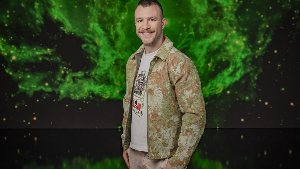 „Verda átadva!” – Molnár Áron közös fotót posztolt a fiatallal, akinek odaajándékozta az autóját