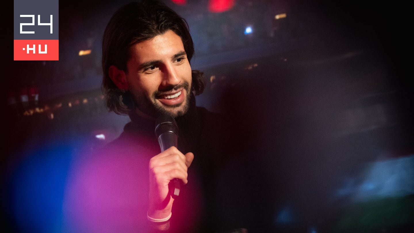 Szoboszlai Dominik családi fotókkal kívánt boldog karácsonyt