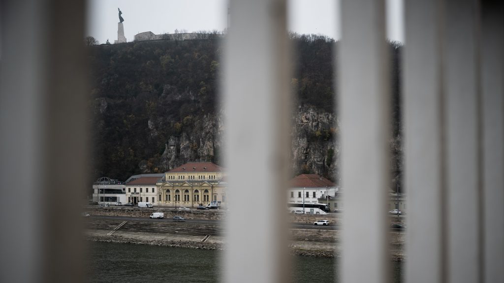 „Nem gondoltuk, hogy a mi pucér fenekünkről fog szavazni a fővárosi közgyűlés”
