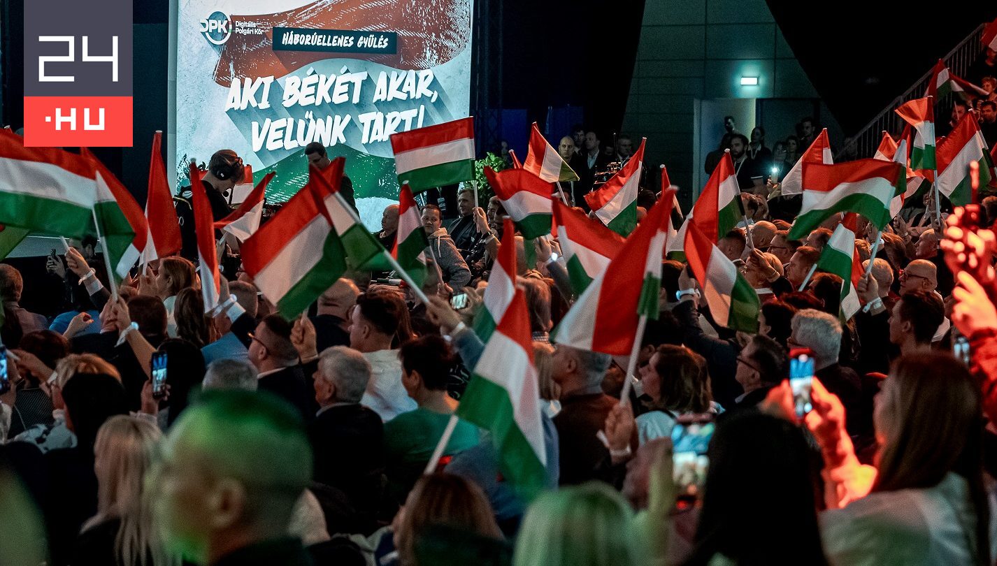 Fizetett hirdetésben toboroztak nézőket Orbán és Áder „háborúellenes gyűlésére”