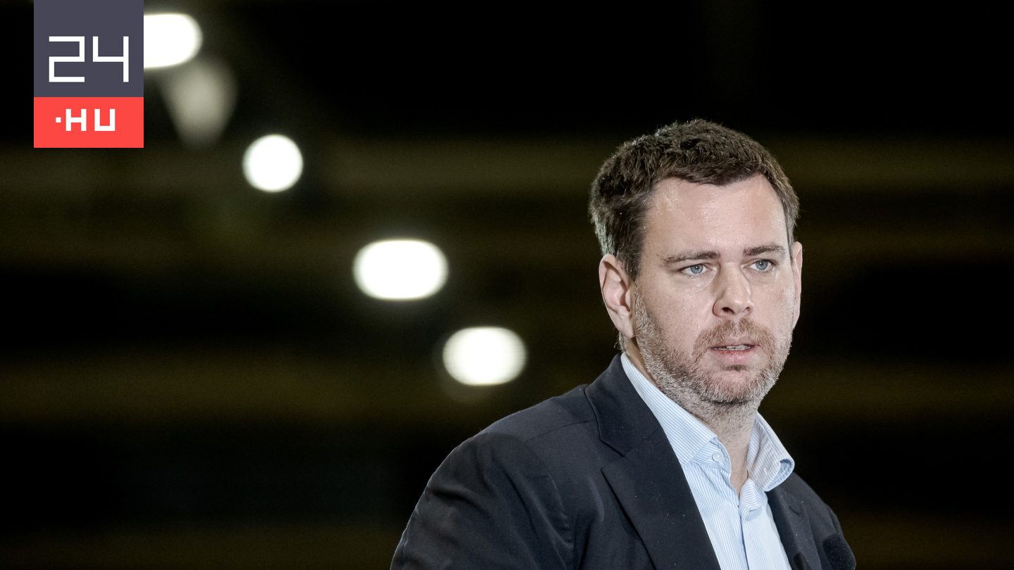 Vitézyék a felére csökkentenék a fővárosi kommunikációs stáb büdzséjét