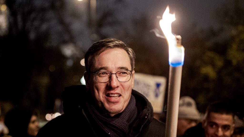 Kilencvennyolc milliárdot fizettet be a kormány Budapesttel jövőre