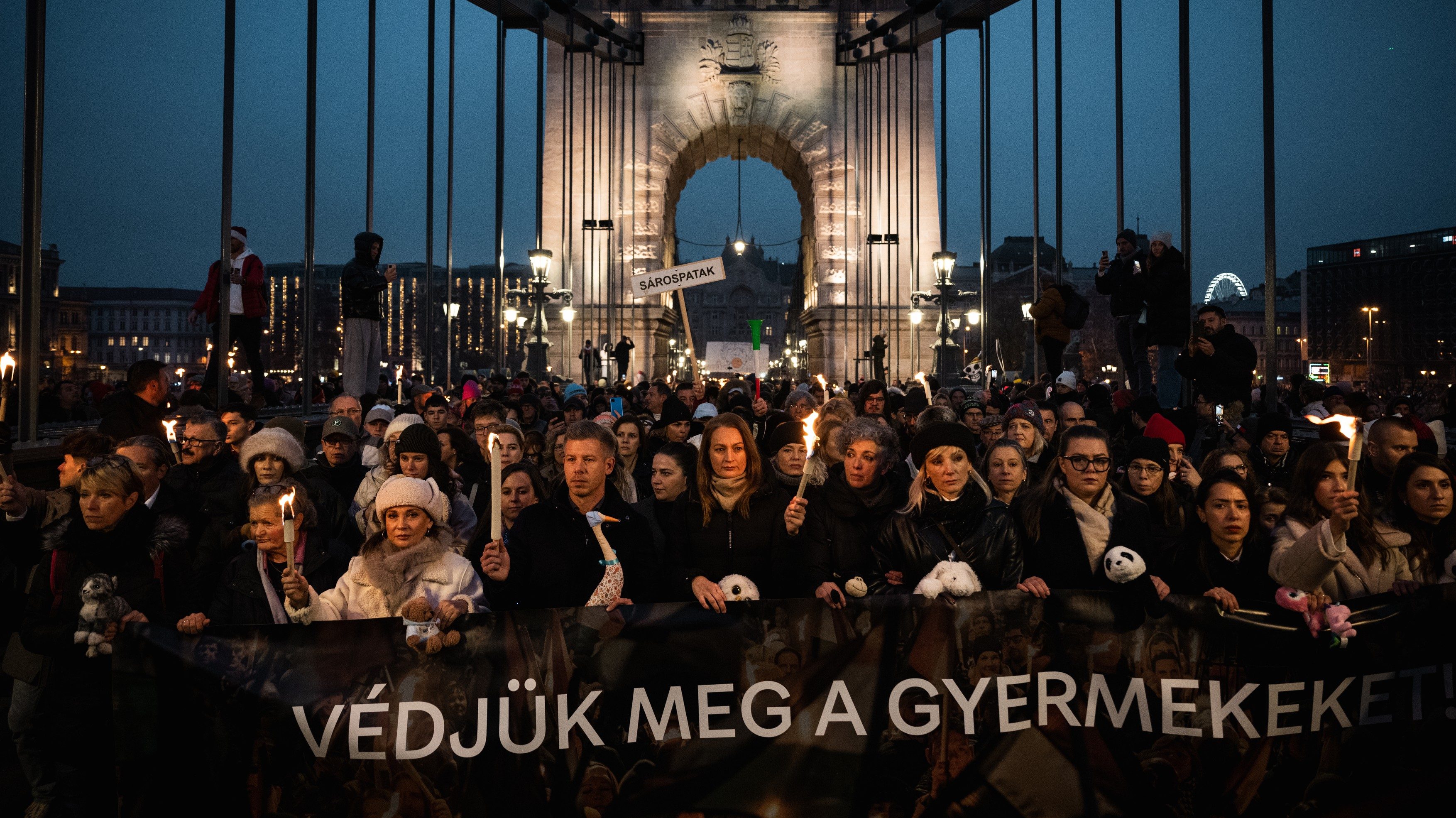 Tisza-tüntetés a gyerekek védelmében