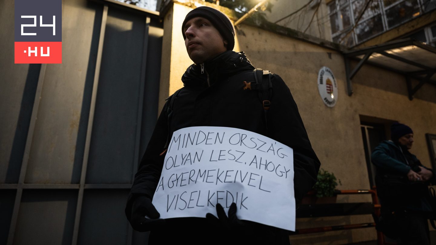 Felmérés a Szőlő utcáról: a magyarok 40 százaléka szerint le kellene mondania Orbánnak