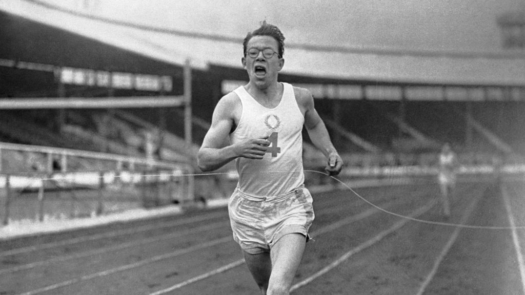 „Hittük, hogyha van egy álmod, akkor megváltoztathatod a világot” – részegen vette át az olimpiai aranyát a brit atléta