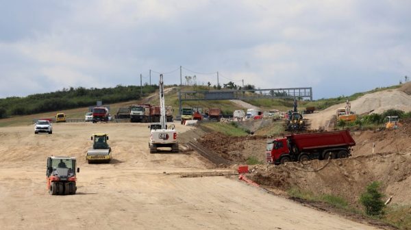 Folytatódik a Strabag-Lázár háború: bejelentették, ám mégsem nyitják meg az M30-as sztrádát holnap