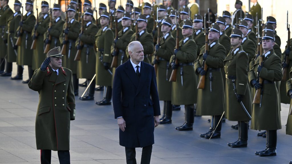 Még a választások előtt 6000 milliárdos uniós hitelt kaphatunk haderőfejlesztésre