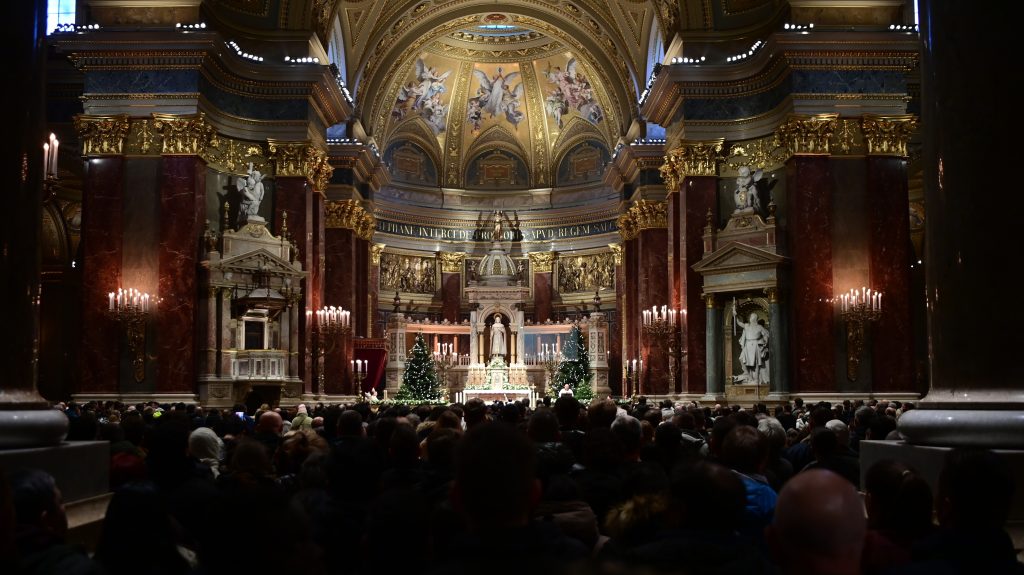 Erdő Péter: A valódi szeretet és a kényelmet és a mindennél többre becsülő önzés ellentmond egymásnak