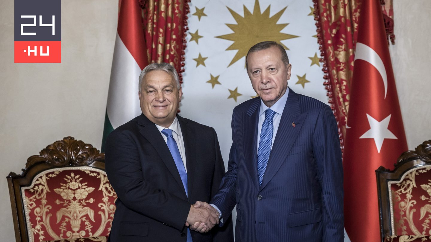 Orbán megköszönte Erdogannnak, hogy nem úszunk „illegális migrációs tengerben”