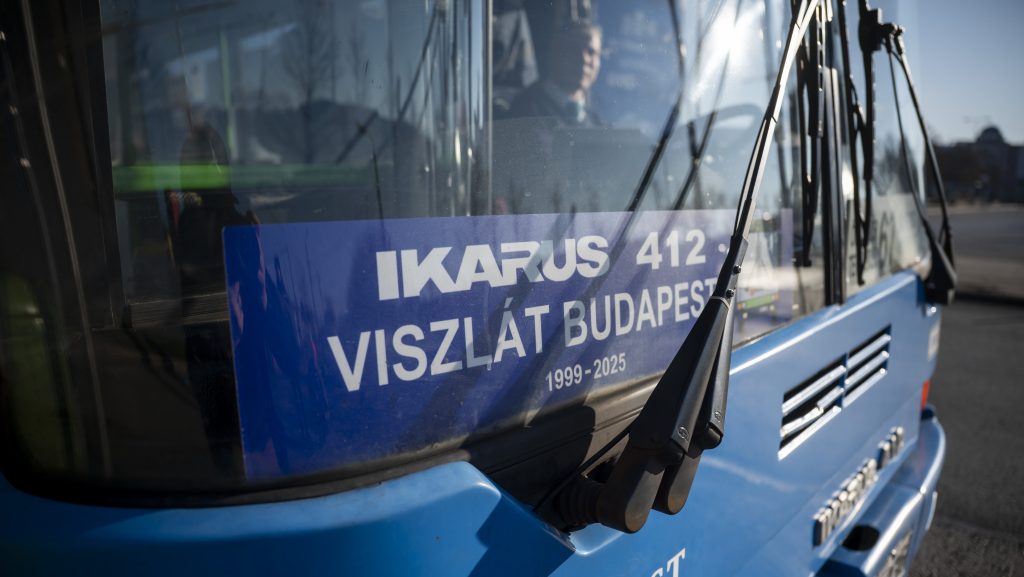 Búcsúzik Budapesttől az utolsó két 412-es Ikarus, egyikük szombaton az Örs vezér terén szomorkodott