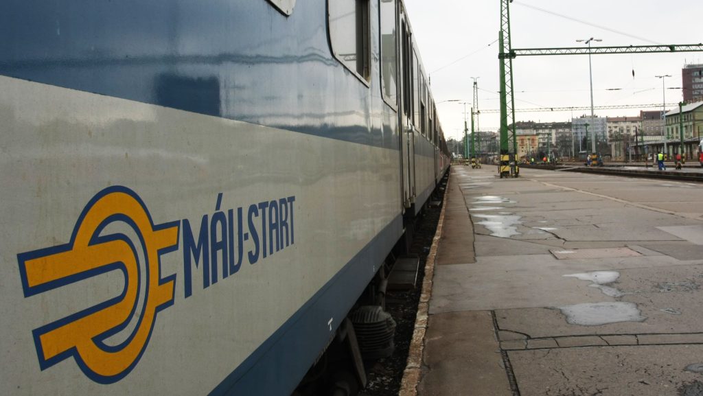 Kisiklott egy mozdony a Déli pályaudvaron