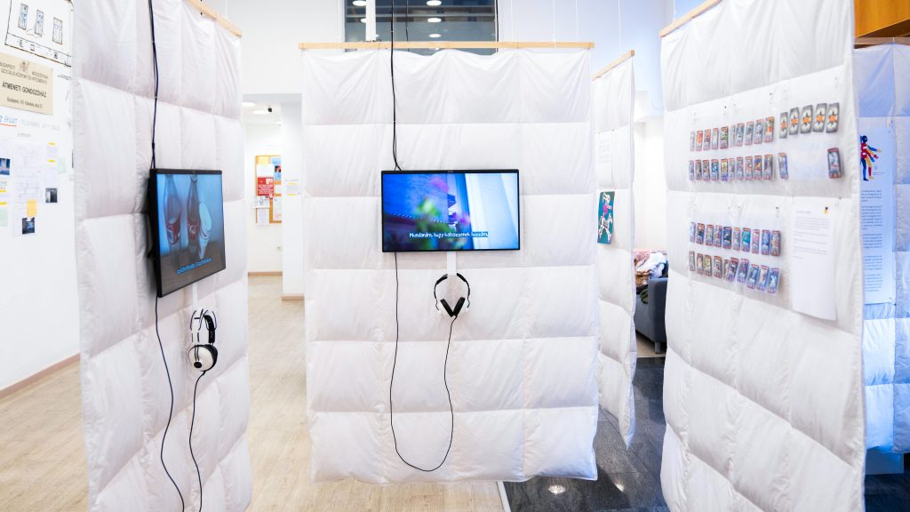 „Örülnék, ha jobb lenne már végre” – múzeumba költözött az átmeneti szálló