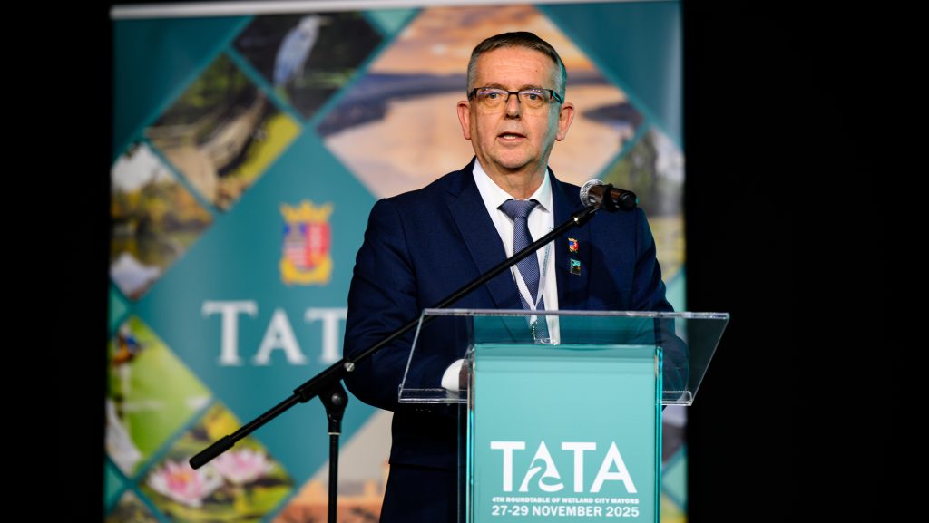 Bepöccent a fideszes polgármester, letiltották a kommentelést Tata Facebook-oldalán