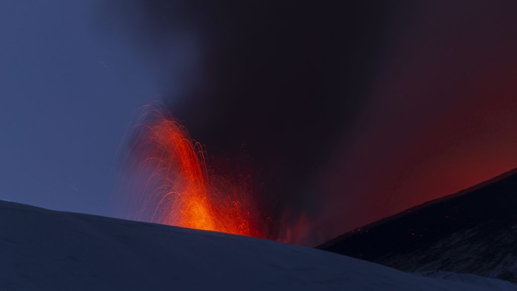 Csodás látványt nyújt az ismét kitört Etna