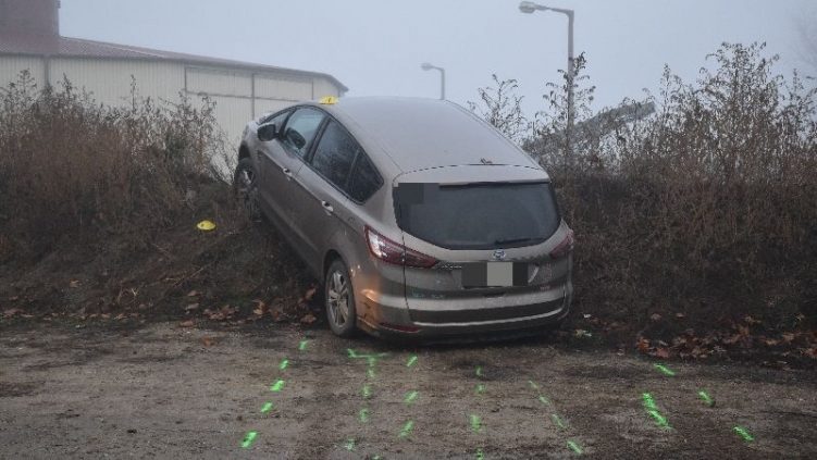 Egy anya és négy gyermeke sérült meg a faddi balesetben