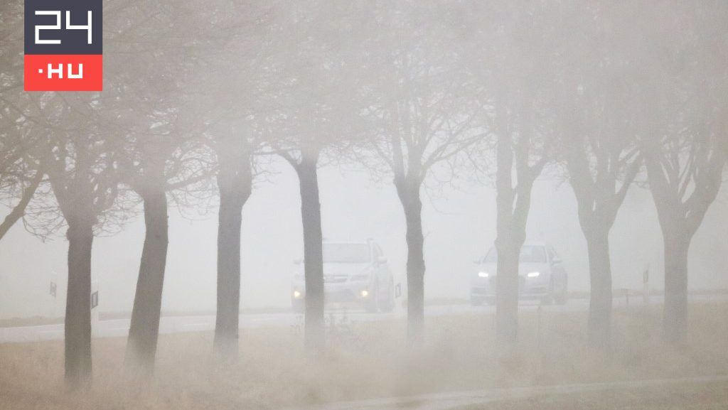 Kitart a párás, ködös idő