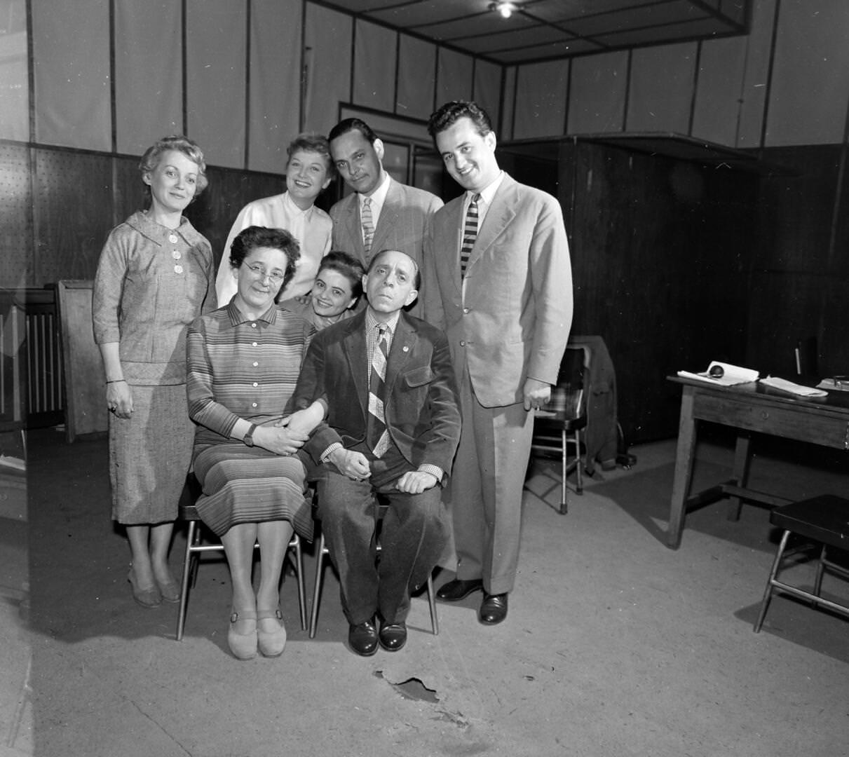 Száz éve szól a rádió – Nemzetegyesítés, propagandaeszköz, tömegszórakoztatás 16