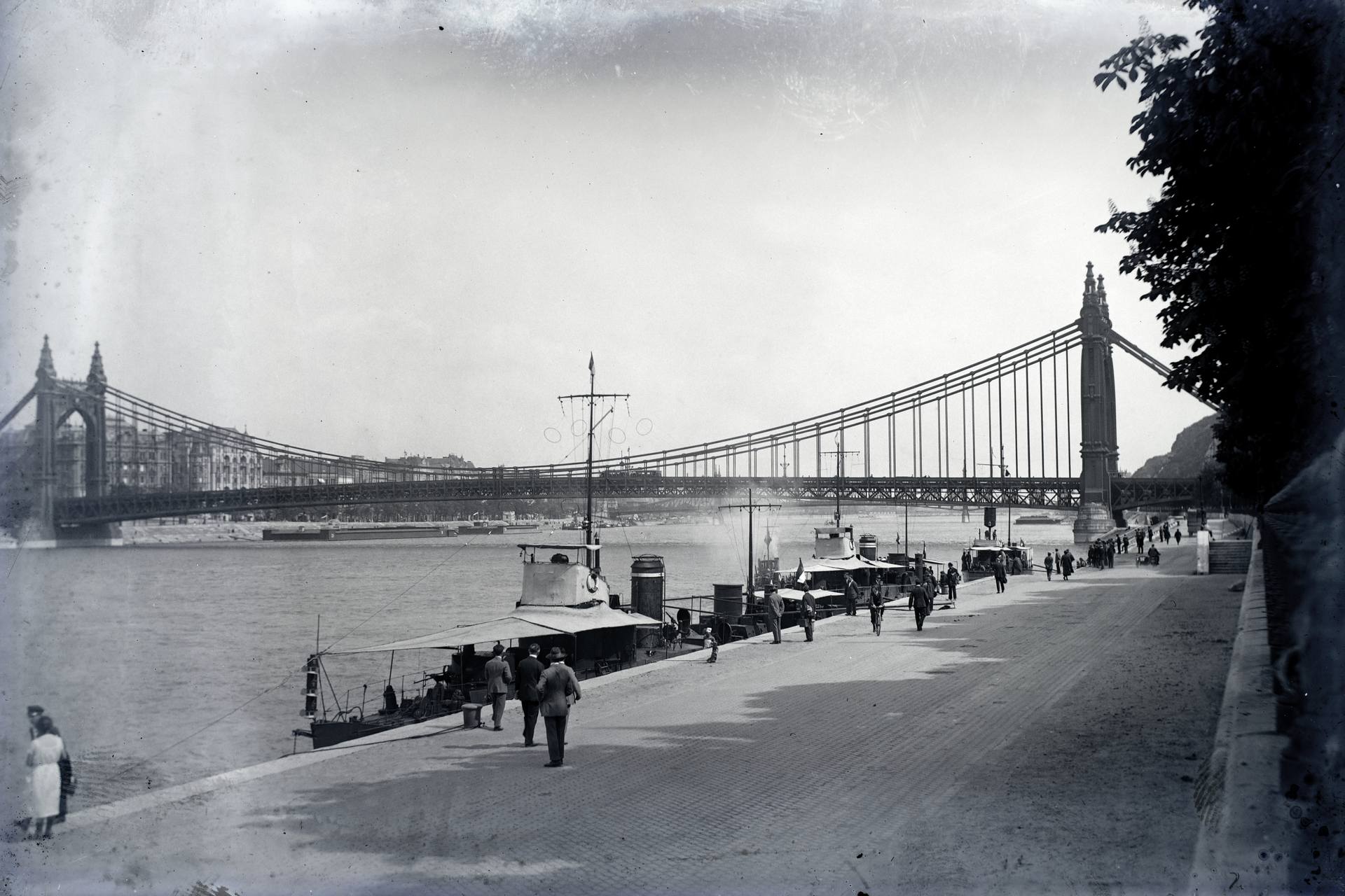 Mit keres egy „városligetnyi lyuk” Budapest szívében? 27