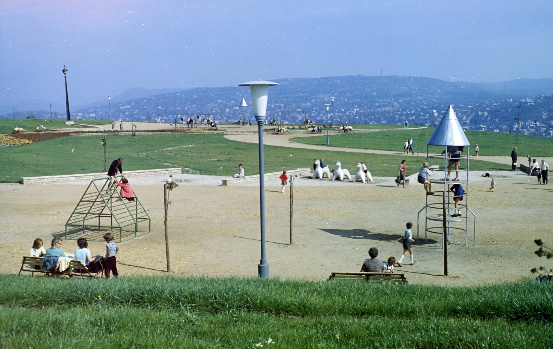 Mit keres egy „városligetnyi lyuk” Budapest szívében? 17