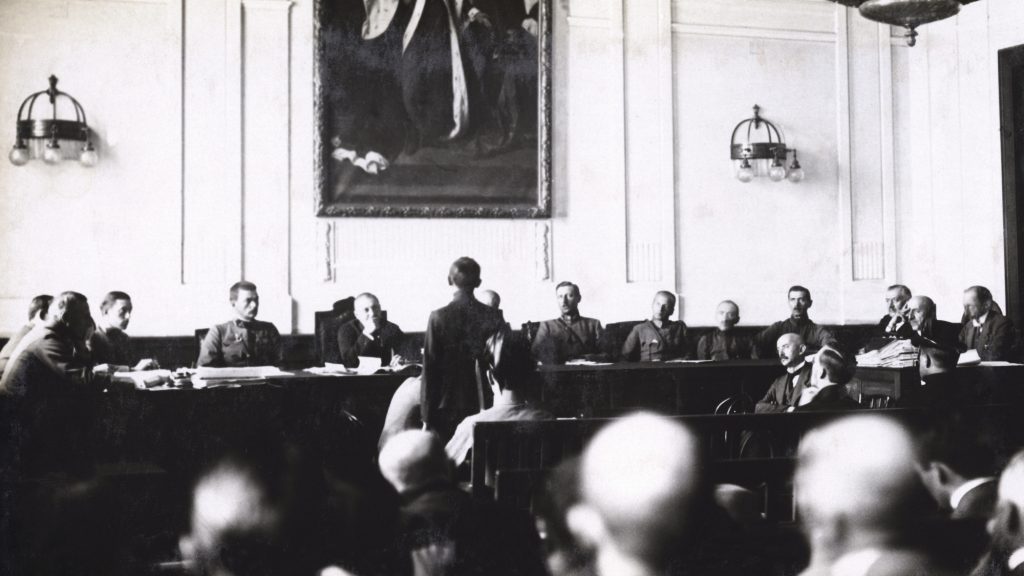 Négy népbiztost ítéltek halálra, de őket sem végezték ki