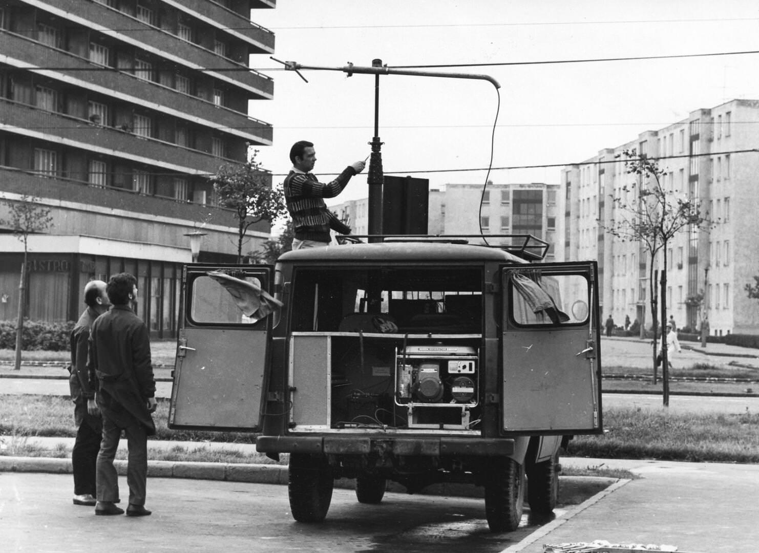 Száz éve szól a rádió – Nemzetegyesítés, propagandaeszköz, tömegszórakoztatás 12