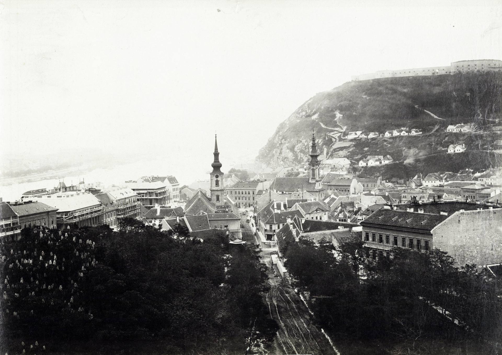 Mit keres egy „városligetnyi lyuk” Budapest szívében? 4